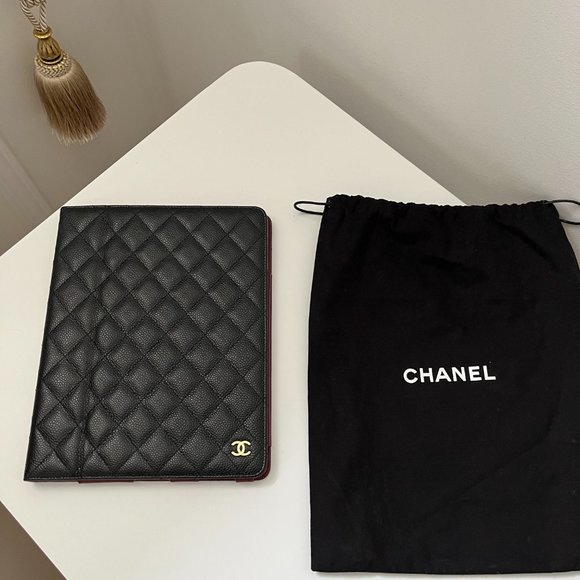 CHANEL 9th Generation iPad Cover Case (pristine condition) - Picture 3 of 16